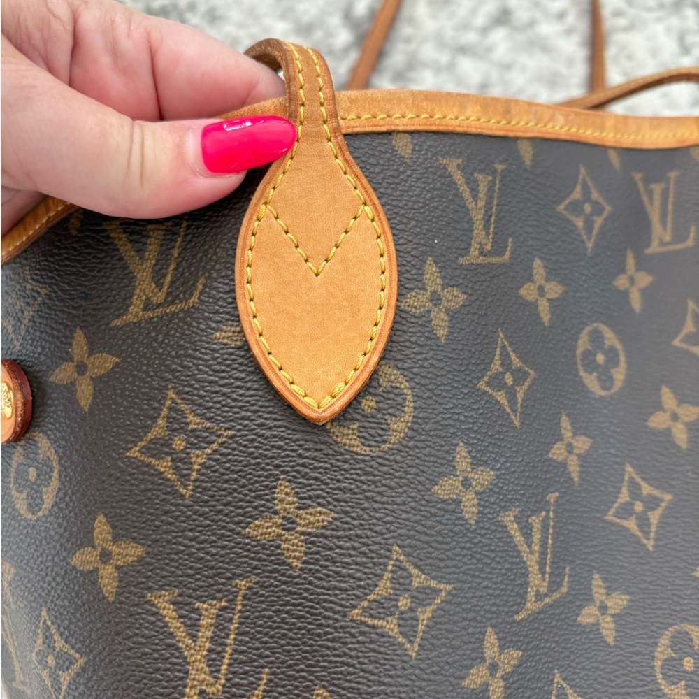 Louis Vuitton Monogram Neverfull MM Tote - Picture 3 of 15